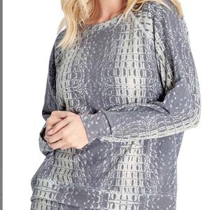 NEW IN PACKAGE- WILDFOX Taupe Croc Wetland Sommers Sweatshirt